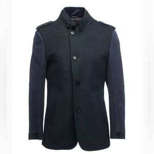 Stunning men’s wool Irish Celtic tweed coat.